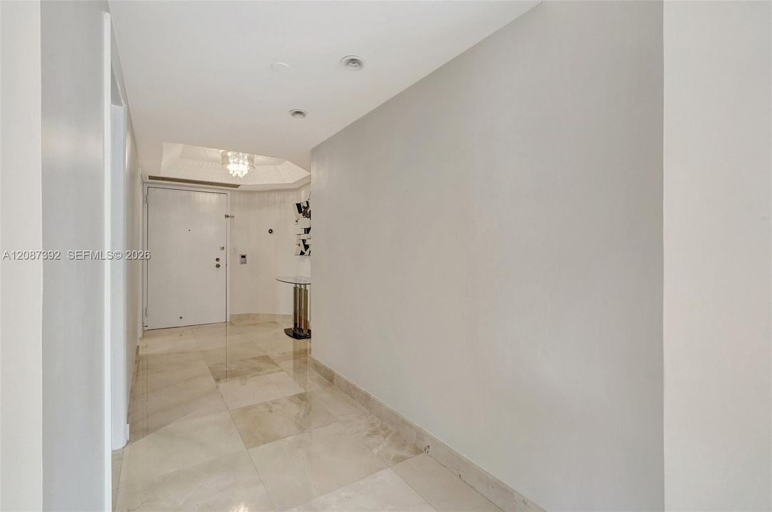 En Venta: $815,000 (2 camas, 2 baños, 1840 Pies cuadrados)