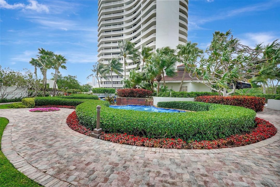 En Venta: $815,000 (2 camas, 2 baños, 1840 Pies cuadrados)
