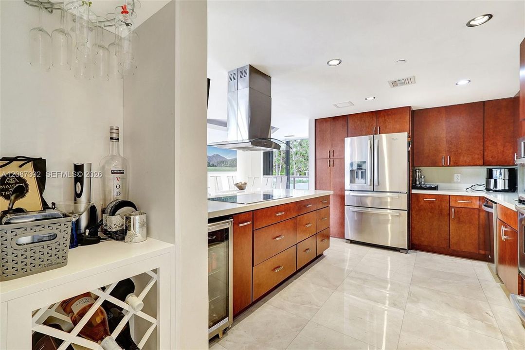 En Venta: $815,000 (2 camas, 2 baños, 1840 Pies cuadrados)
