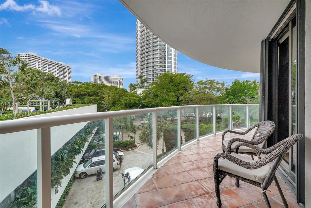En Venta: $815,000 (2 camas, 2 baños, 1840 Pies cuadrados)