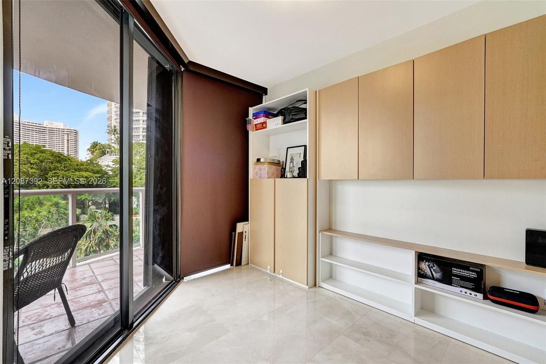 En Venta: $815,000 (2 camas, 2 baños, 1840 Pies cuadrados)