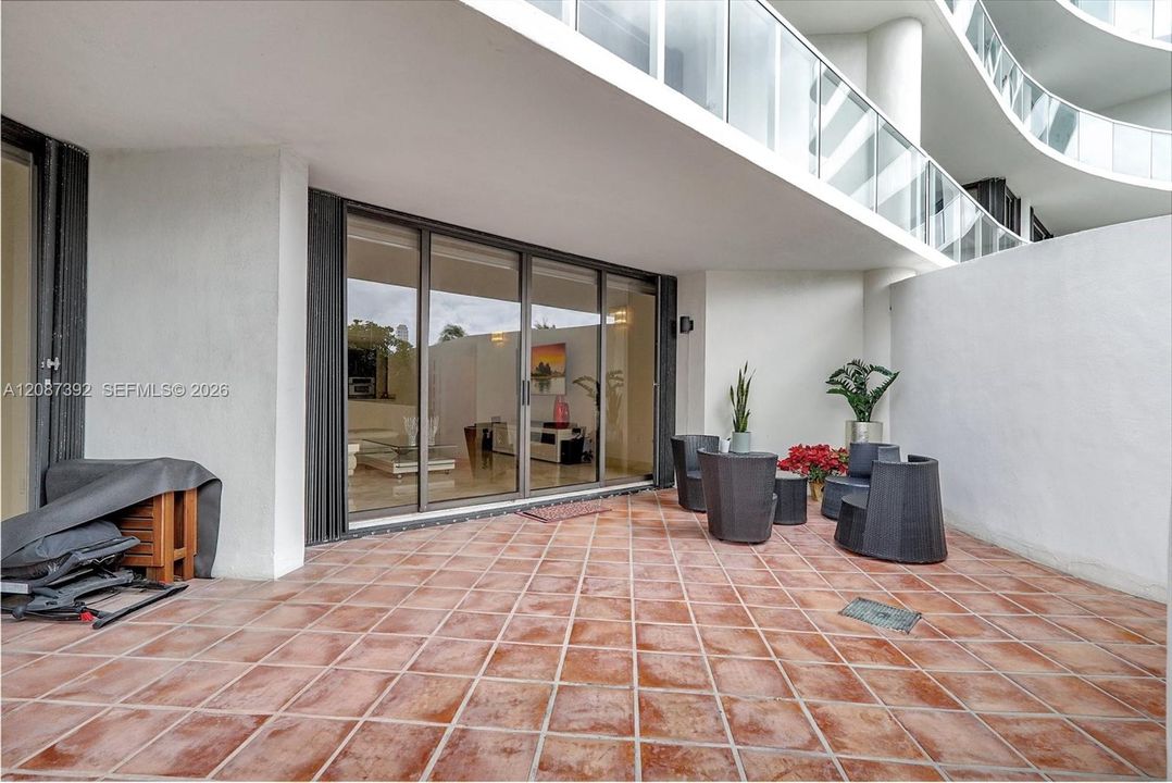 En Venta: $815,000 (2 camas, 2 baños, 1840 Pies cuadrados)