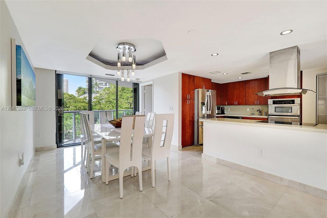 En Venta: $815,000 (2 camas, 2 baños, 1840 Pies cuadrados)
