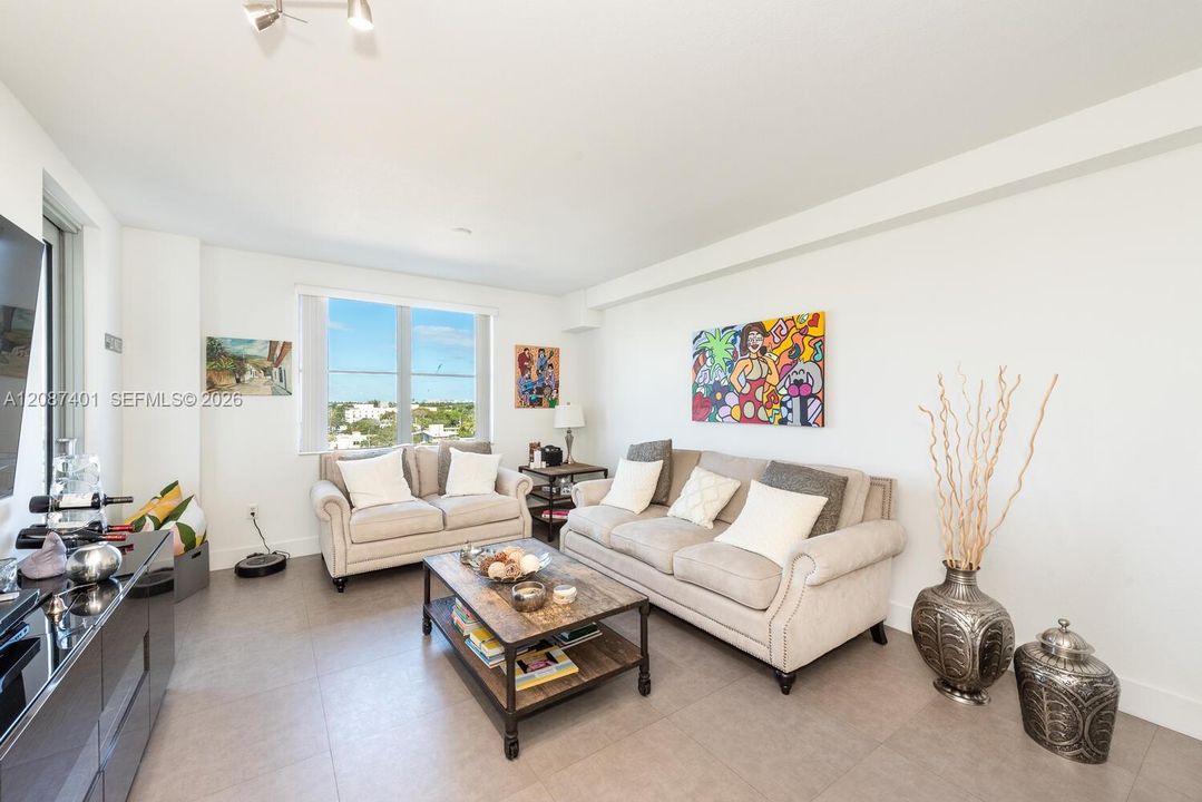 En Venta: $330,000 (2 camas, 2 baños, 1036 Pies cuadrados)
