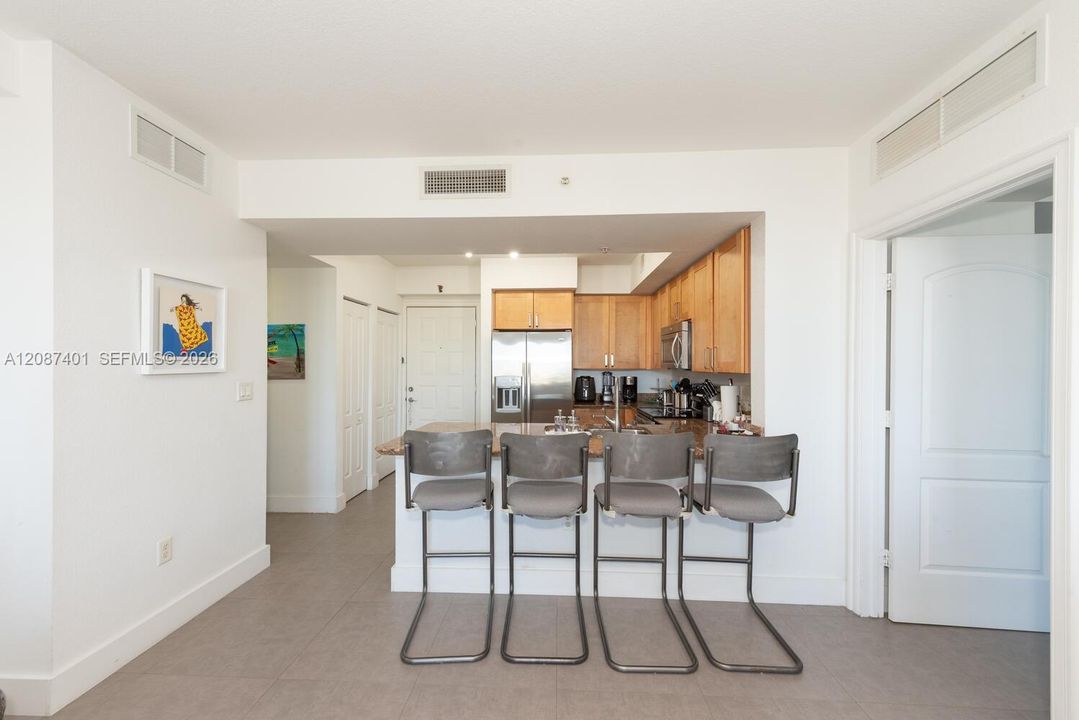 En Venta: $330,000 (2 camas, 2 baños, 1036 Pies cuadrados)