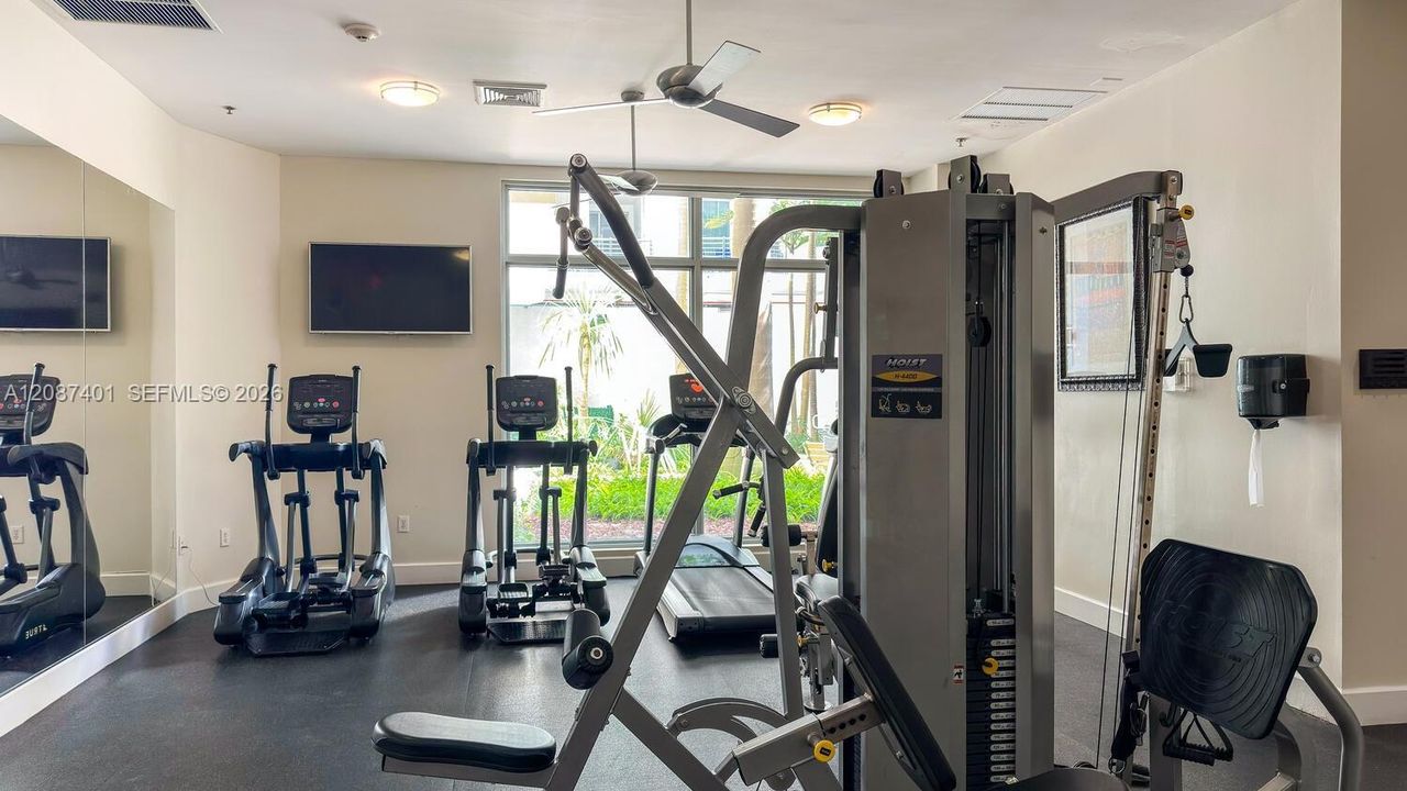 En Venta: $330,000 (2 camas, 2 baños, 1036 Pies cuadrados)
