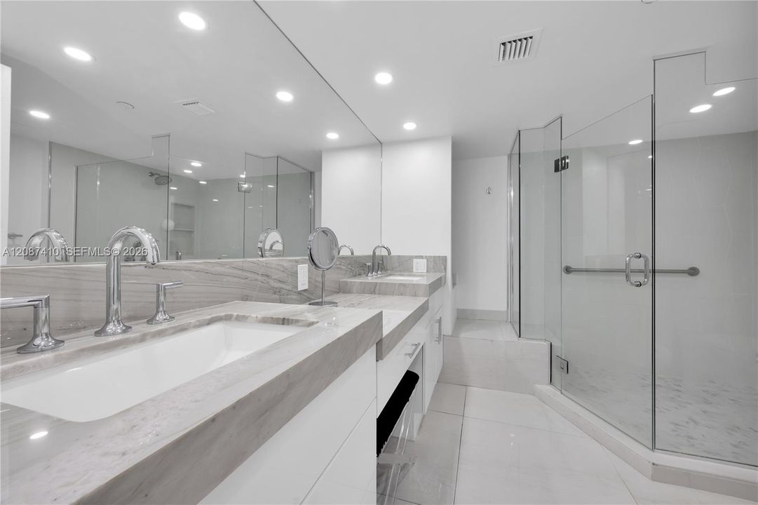 На продажу: $489,500 (2 спален, 2 ванн, 1520 Квадратных фут)