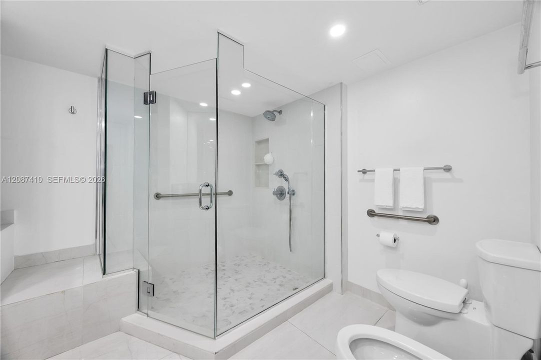 На продажу: $489,500 (2 спален, 2 ванн, 1520 Квадратных фут)