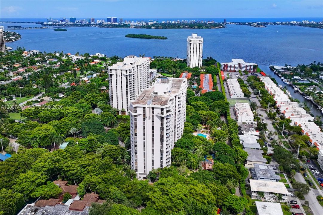 На продажу: $489,500 (2 спален, 2 ванн, 1520 Квадратных фут)