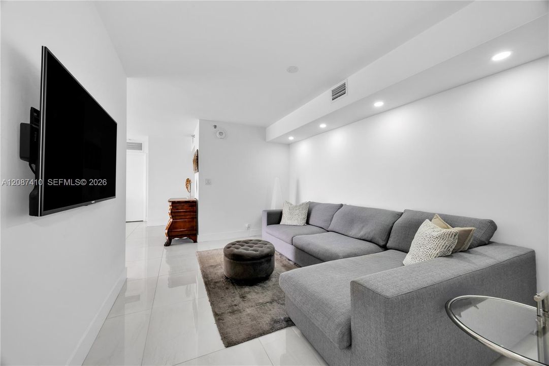 На продажу: $489,500 (2 спален, 2 ванн, 1520 Квадратных фут)