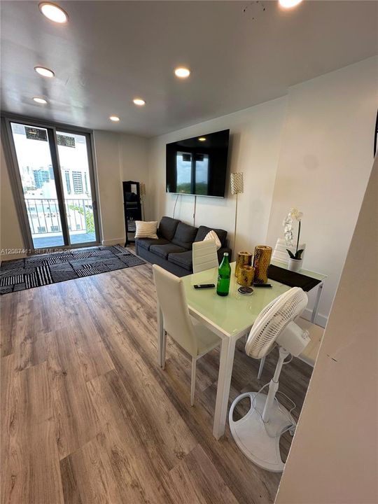 En Venta: $310,000 (0 camas, 1 baños, 500 Pies cuadrados)