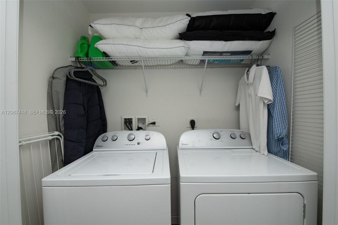 For Rent: $3,250 (1 beds, 1 baths, 694 Square Feet)