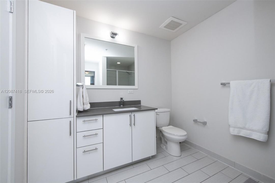For Rent: $3,250 (1 beds, 1 baths, 694 Square Feet)