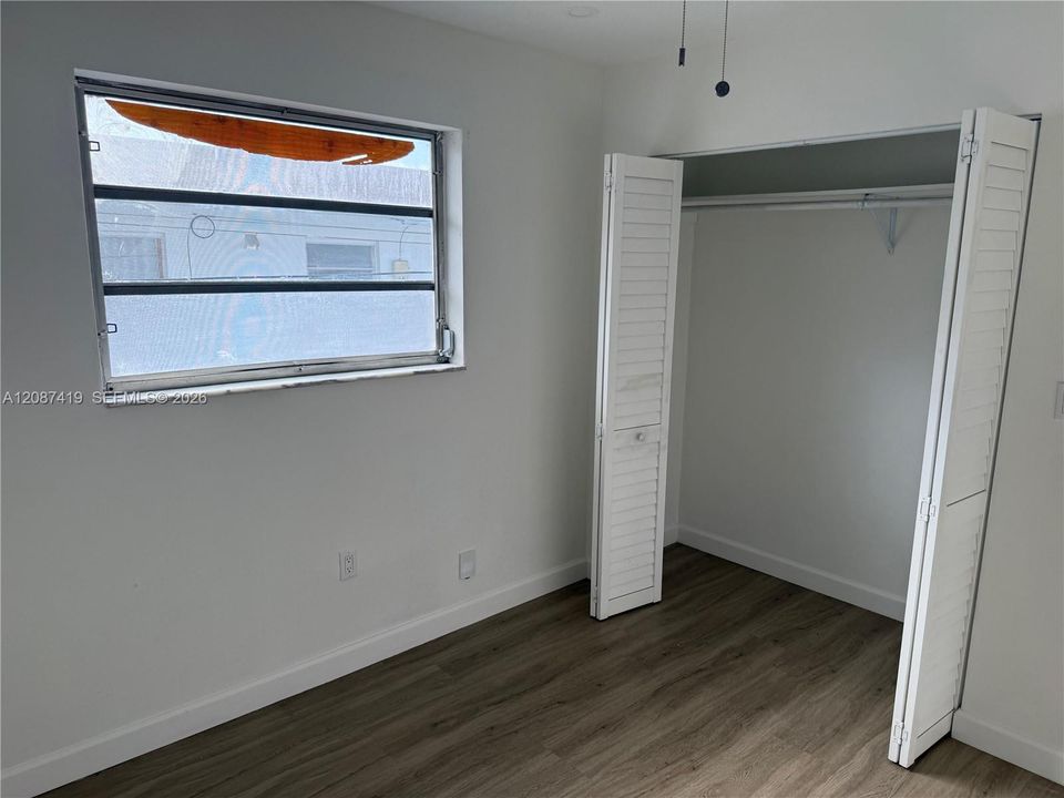 For Rent: $2,200 (2 beds, 1 baths, 750 Square Feet)