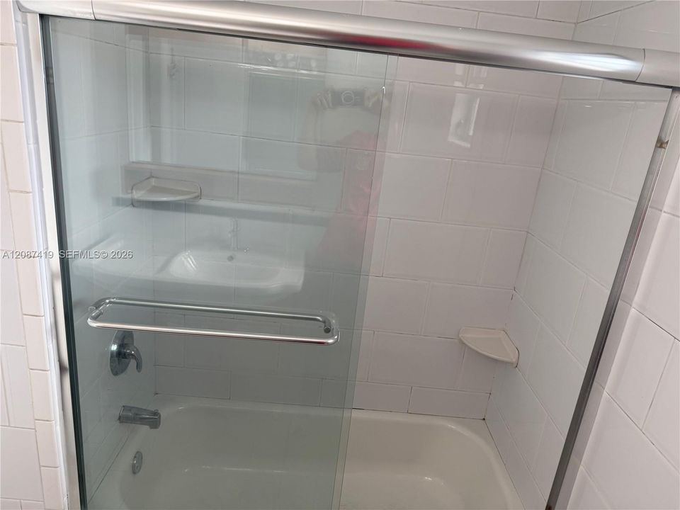 For Rent: $2,200 (2 beds, 1 baths, 750 Square Feet)