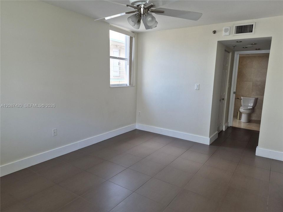For Rent: $3,300 (2 beds, 2 baths, 960 Square Feet)