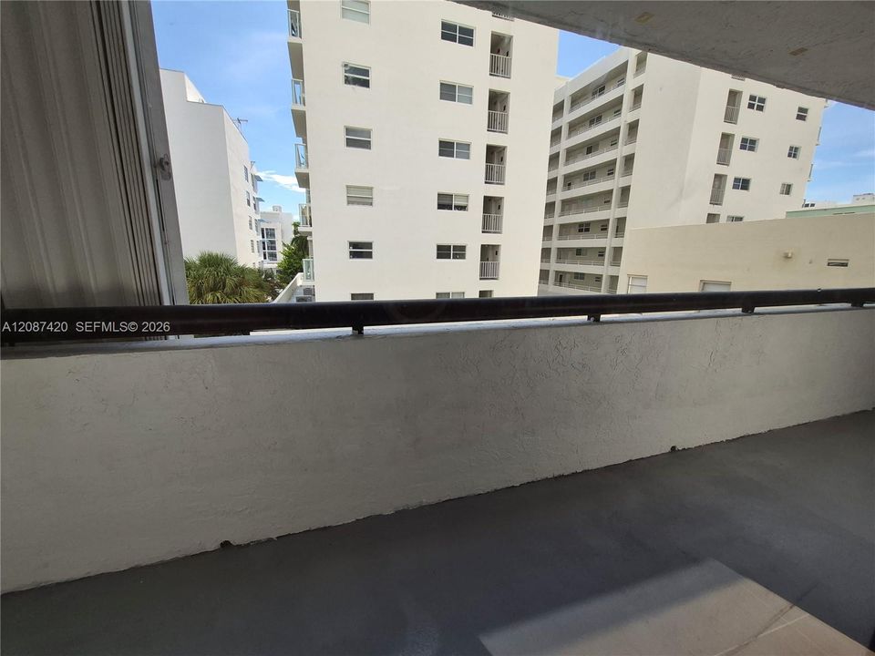 For Rent: $3,300 (2 beds, 2 baths, 960 Square Feet)