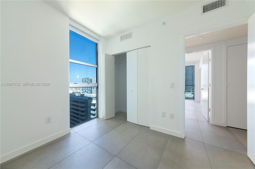 For Rent: $4,000 (2 beds, 2 baths, 910 Square Feet)