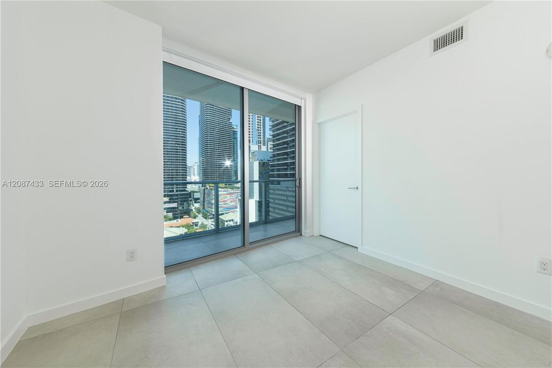 For Rent: $4,000 (2 beds, 2 baths, 910 Square Feet)