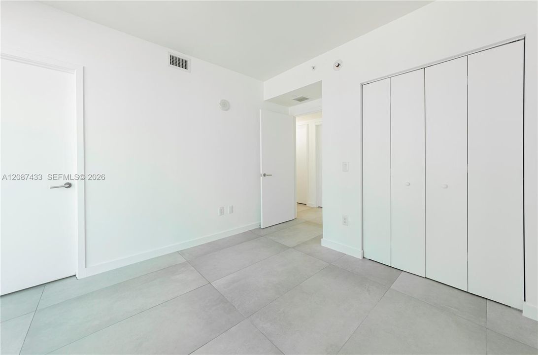 For Rent: $4,000 (2 beds, 2 baths, 910 Square Feet)
