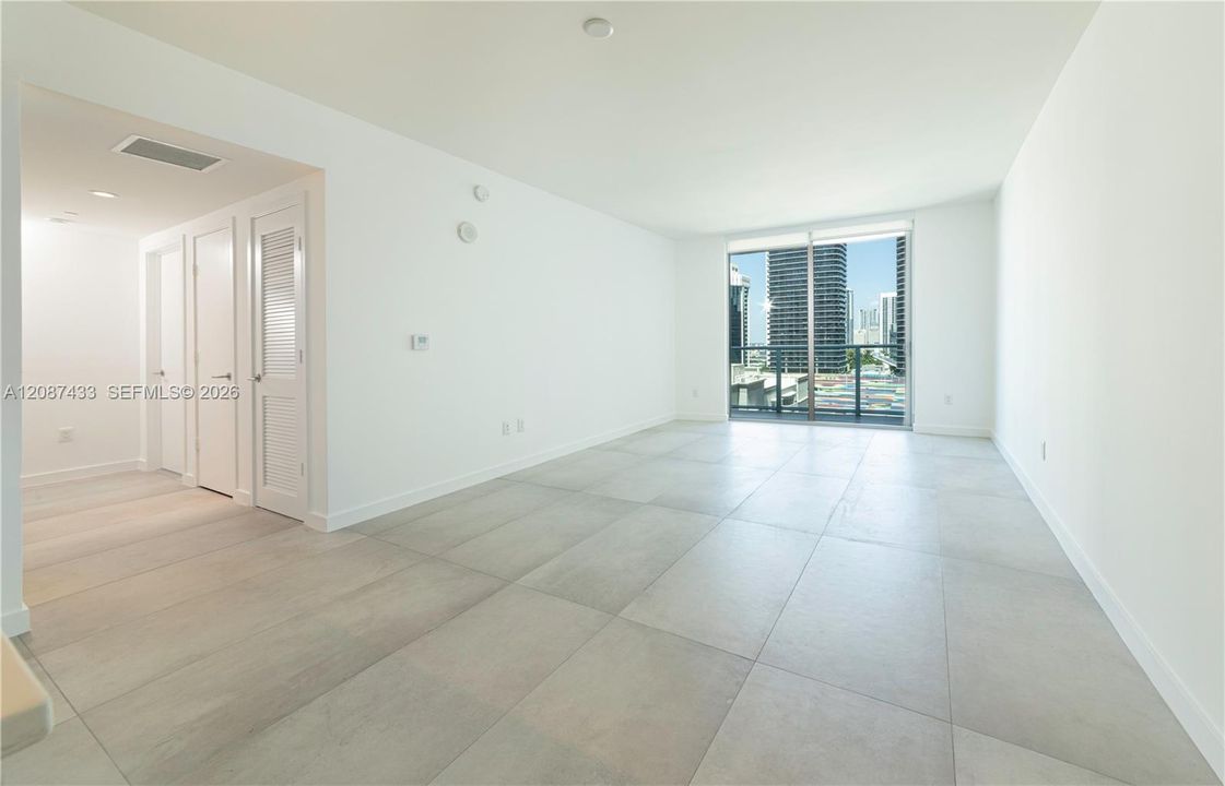 For Rent: $4,000 (2 beds, 2 baths, 910 Square Feet)