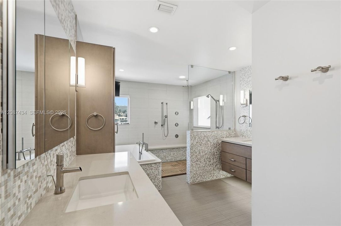 For Sale: $4,199,000 (5 beds, 3 baths, 3133 Square Feet)