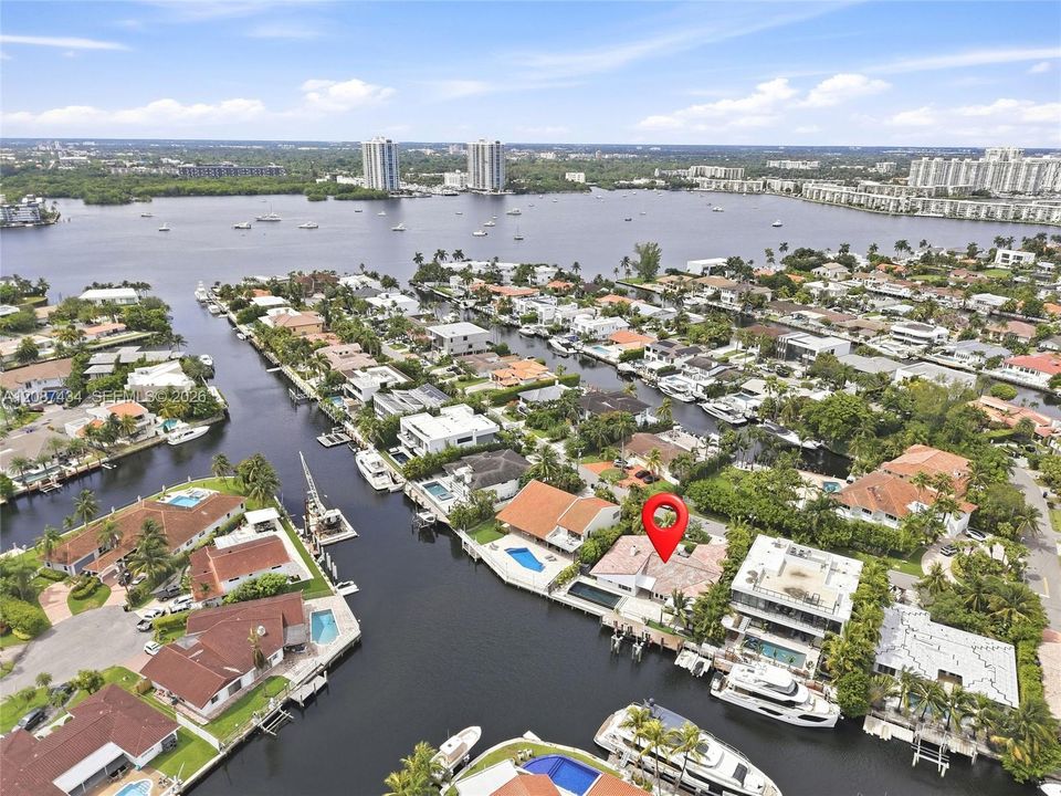 For Sale: $4,199,000 (5 beds, 3 baths, 3133 Square Feet)