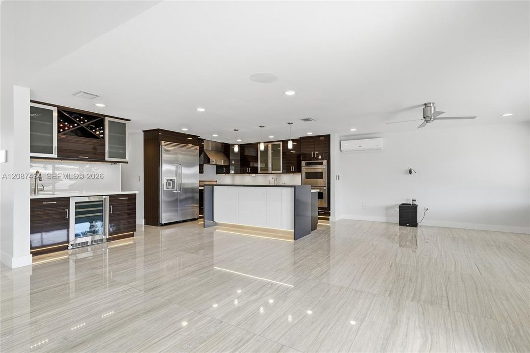 For Sale: $4,199,000 (5 beds, 3 baths, 3133 Square Feet)