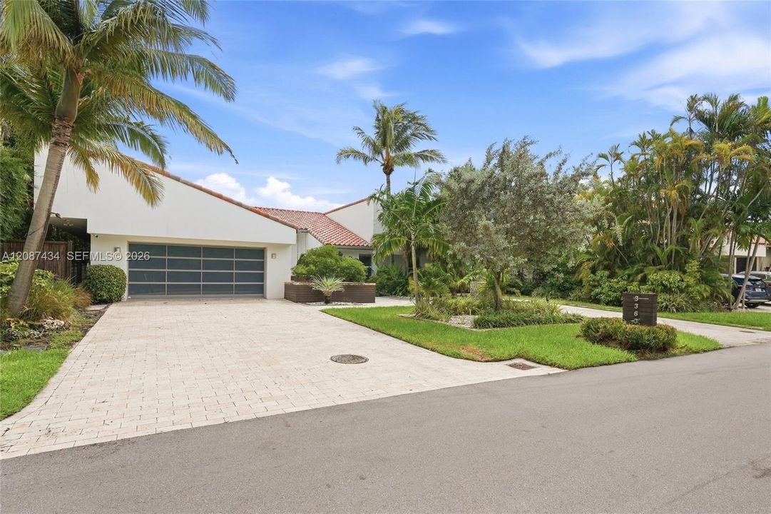 For Sale: $4,199,000 (5 beds, 3 baths, 3133 Square Feet)