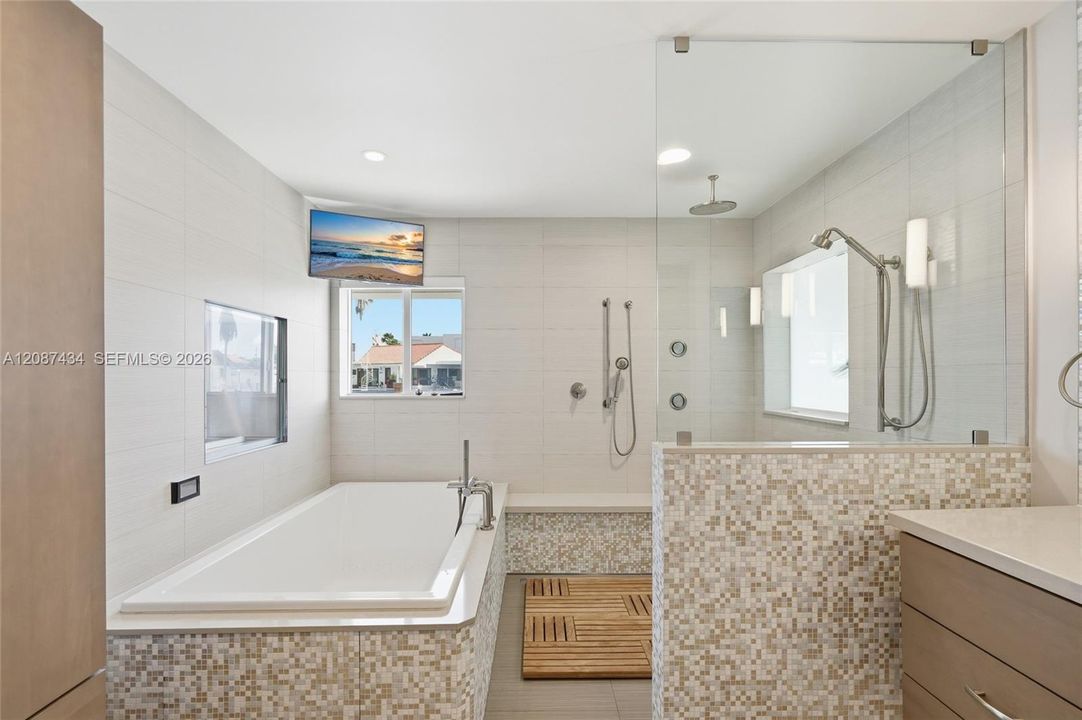 For Sale: $4,199,000 (5 beds, 3 baths, 3133 Square Feet)