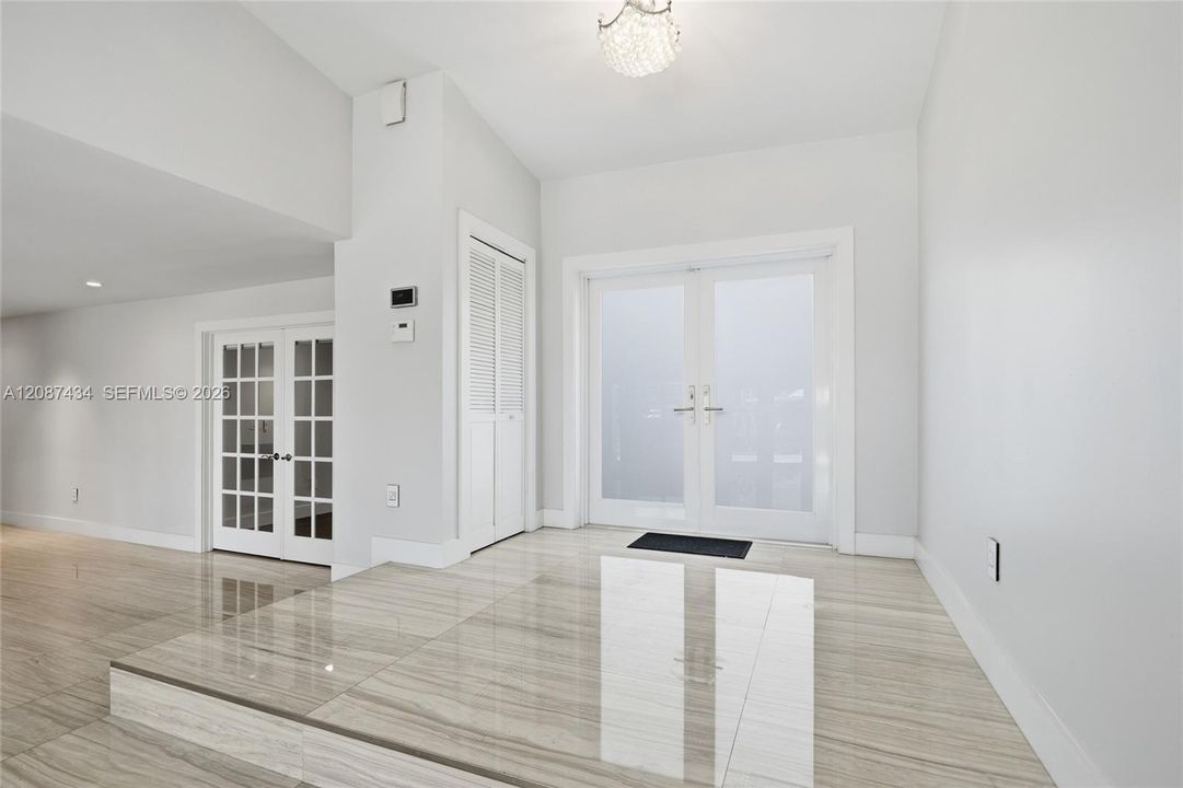 For Sale: $4,199,000 (5 beds, 3 baths, 3133 Square Feet)