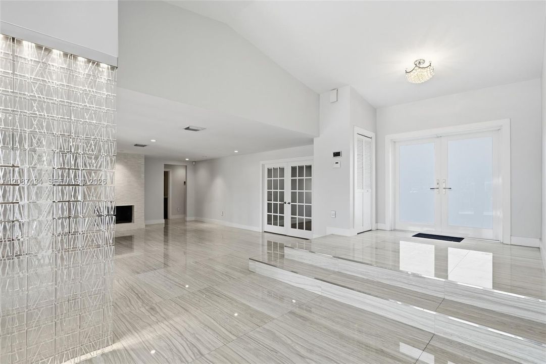 For Sale: $4,199,000 (5 beds, 3 baths, 3133 Square Feet)