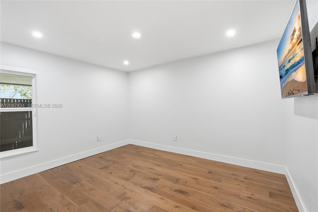 For Sale: $4,199,000 (5 beds, 3 baths, 3133 Square Feet)