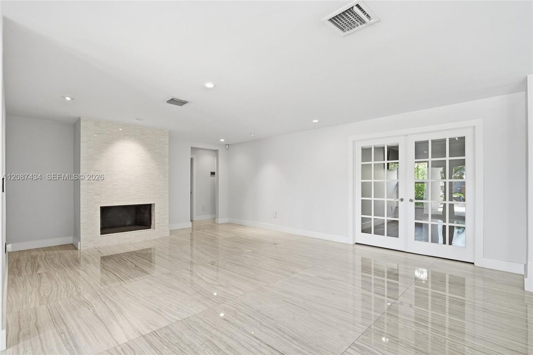 For Sale: $4,199,000 (5 beds, 3 baths, 3133 Square Feet)