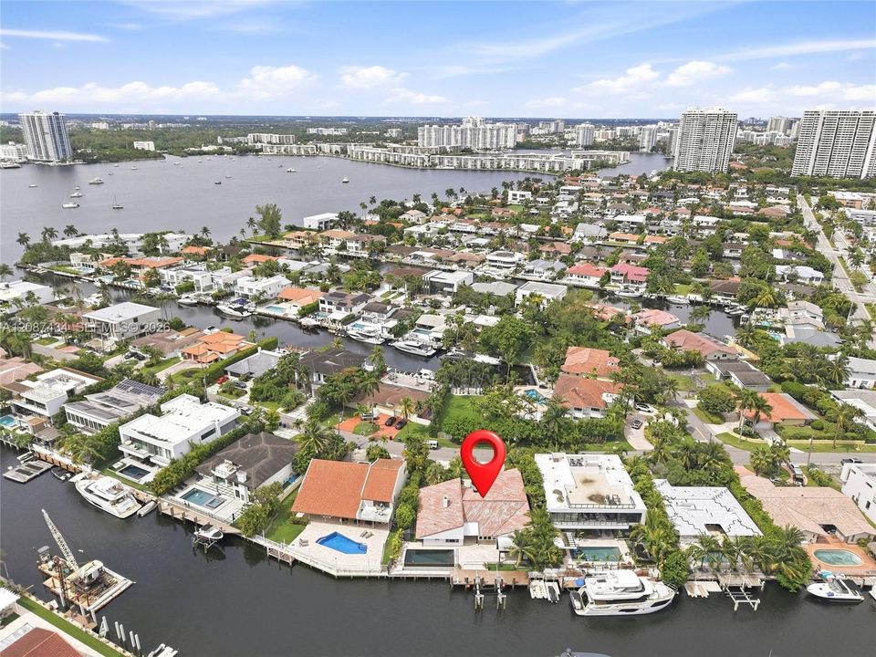 For Sale: $4,199,000 (5 beds, 3 baths, 3133 Square Feet)