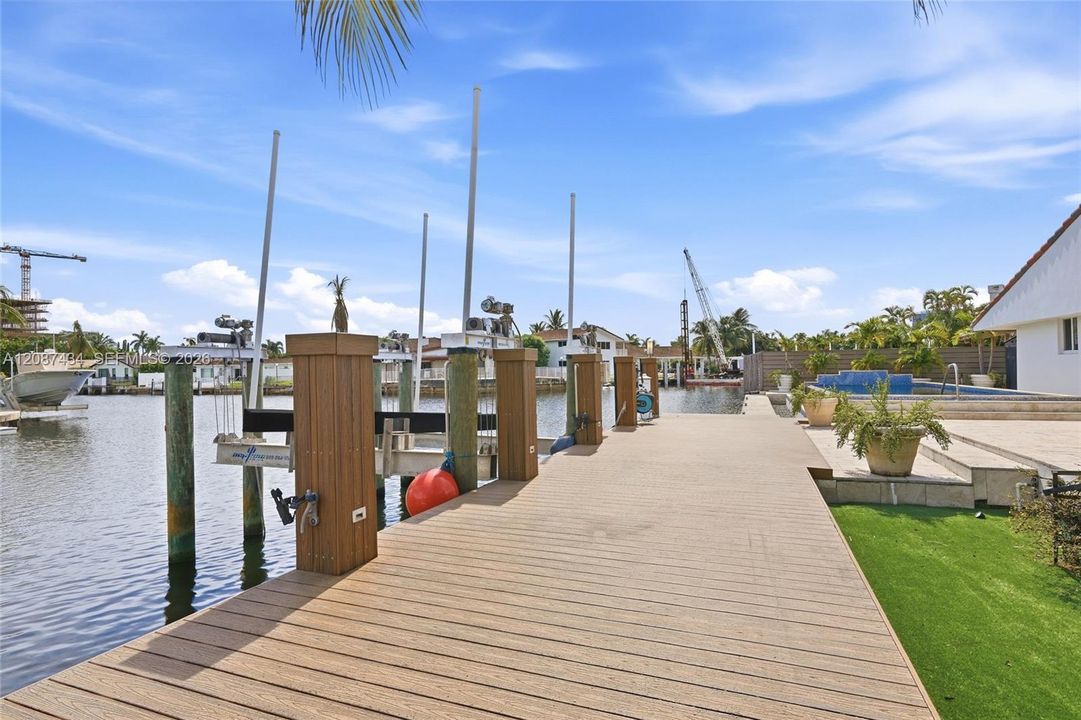 For Sale: $4,199,000 (5 beds, 3 baths, 3133 Square Feet)