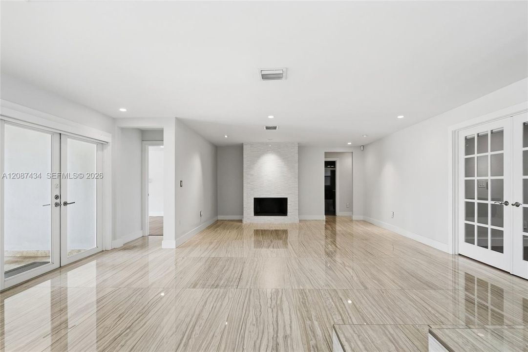 For Sale: $4,199,000 (5 beds, 3 baths, 3133 Square Feet)