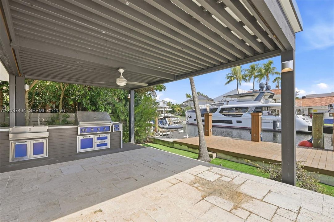 For Sale: $4,199,000 (5 beds, 3 baths, 3133 Square Feet)