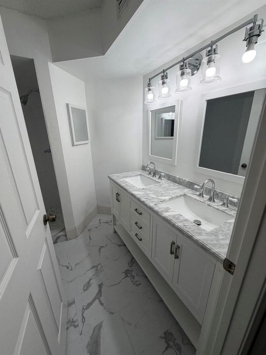 Master Full Bath