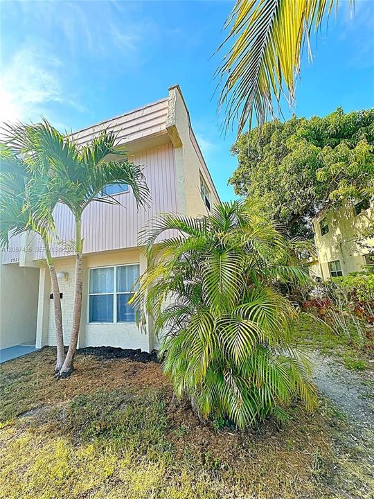 For Sale: $380,000 (4 beds, 2 baths, 1620 Square Feet)