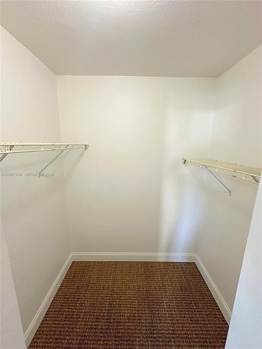 For Sale: $380,000 (4 beds, 2 baths, 1620 Square Feet)