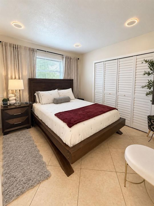 For Sale: $749,000 (5 beds, 3 baths, 2489 Square Feet)