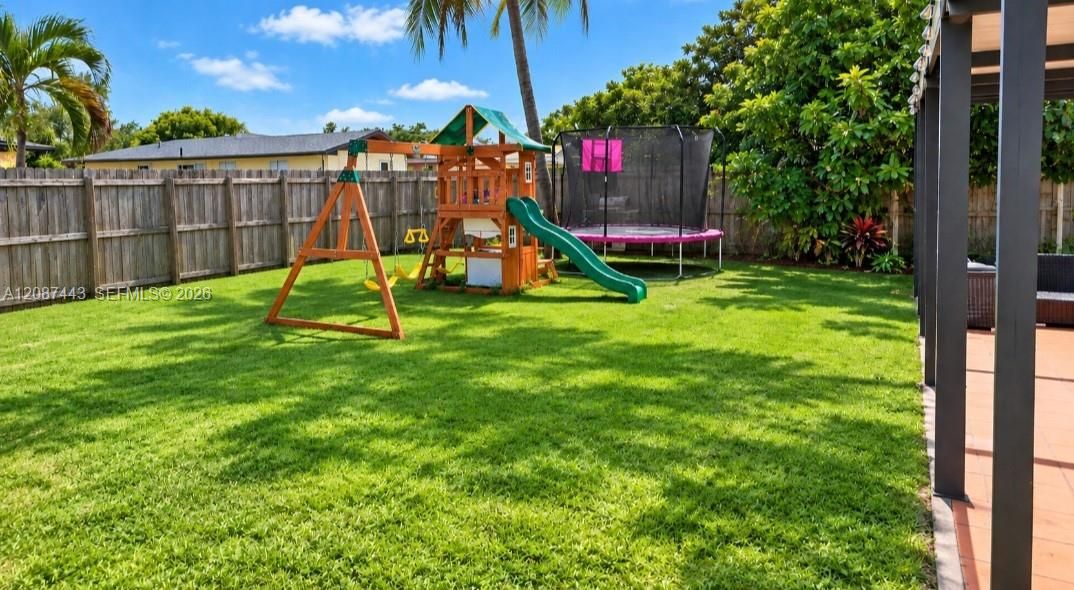 For Sale: $749,000 (5 beds, 3 baths, 2489 Square Feet)