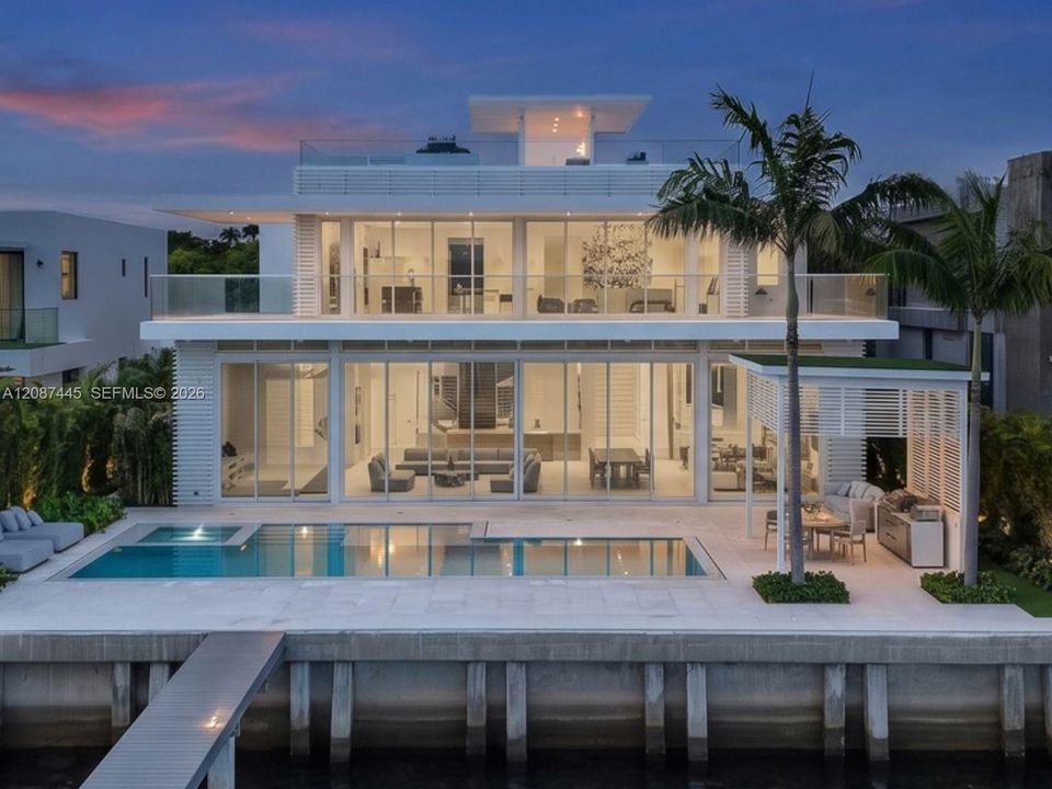 На продажу: $17,900,000 (5 спален, 5 ванн, 5807 Квадратных фут)