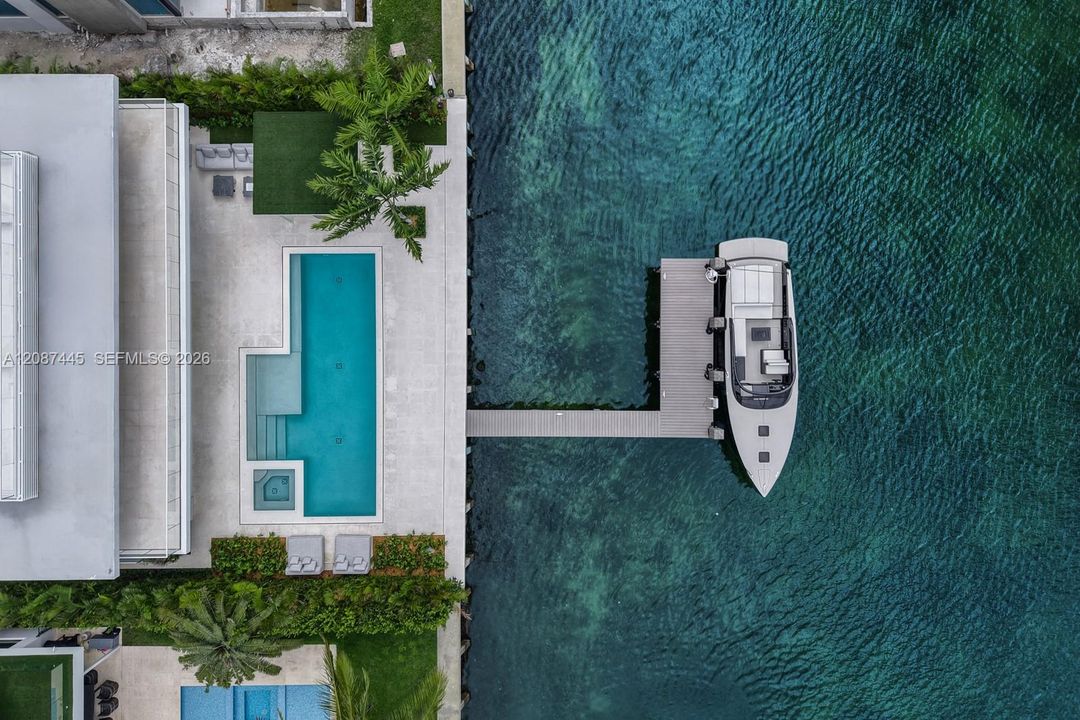 На продажу: $17,900,000 (5 спален, 5 ванн, 5807 Квадратных фут)