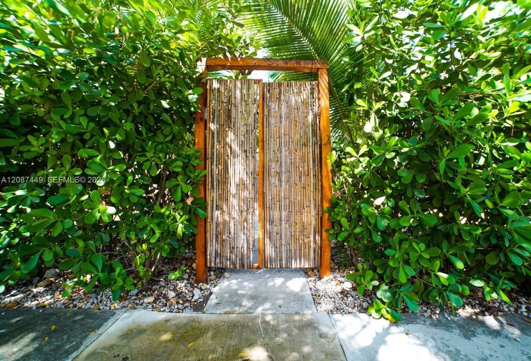 For Rent: $1,450 (1 beds, 1 baths, 675 Square Feet)