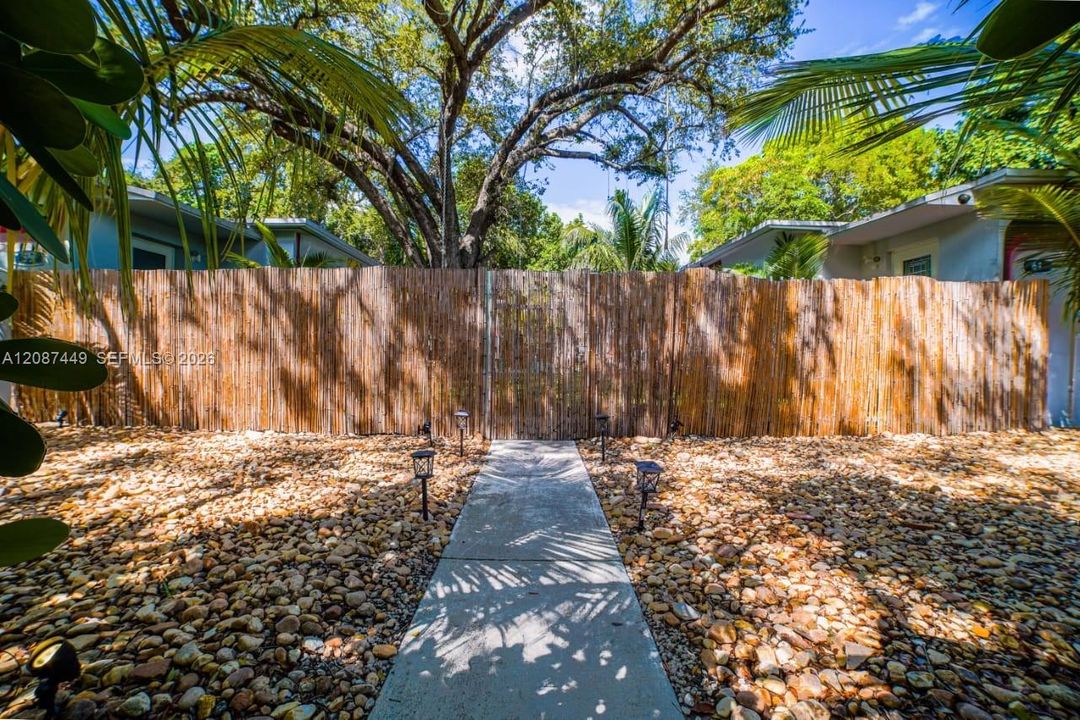 For Rent: $1,450 (1 beds, 1 baths, 675 Square Feet)