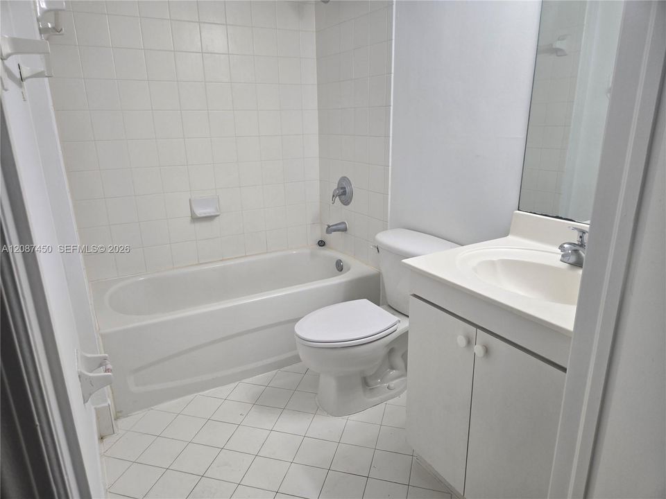Active With Contract: $1,800 (2 beds, 2 baths, 822 Square Feet)