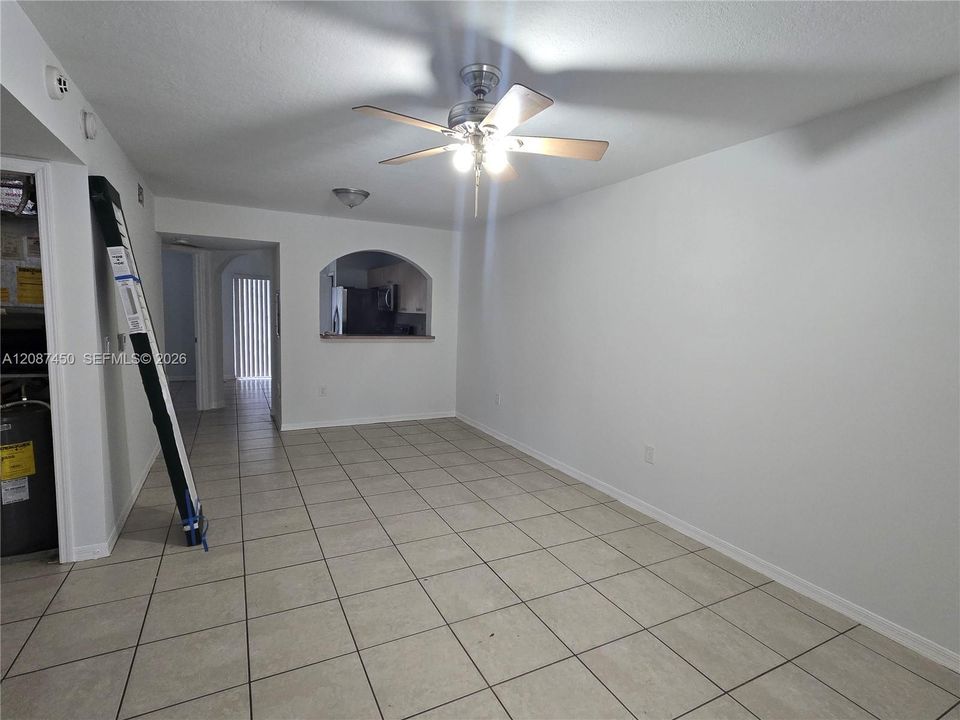 Active With Contract: $1,800 (2 beds, 2 baths, 822 Square Feet)