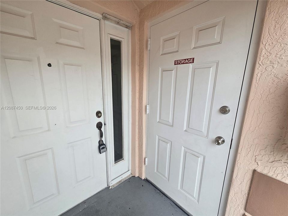 Active With Contract: $1,800 (2 beds, 2 baths, 822 Square Feet)